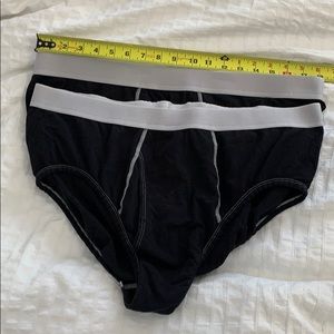 A lot of 2 Flint and Tinder briefs in black.